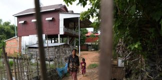 SPOTLIGHT: Cambodian migrant workers return home to find few opportunities A Cambodian village in Siem Reap