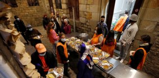 Catholic Church opens doors to Ramadan dinners