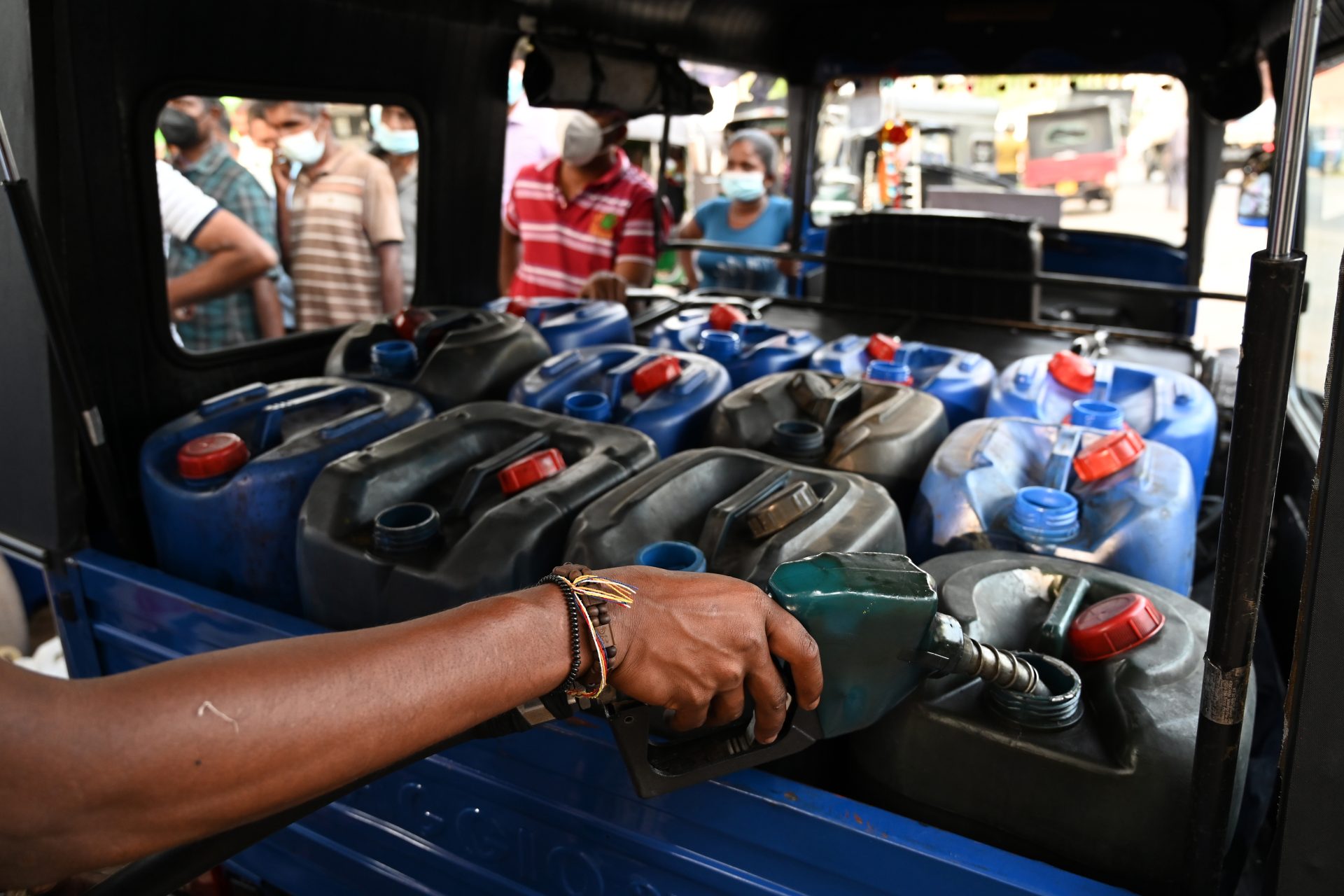 Sri Lanka runs out of fuel as dollar crisis worsens LiCAS.news