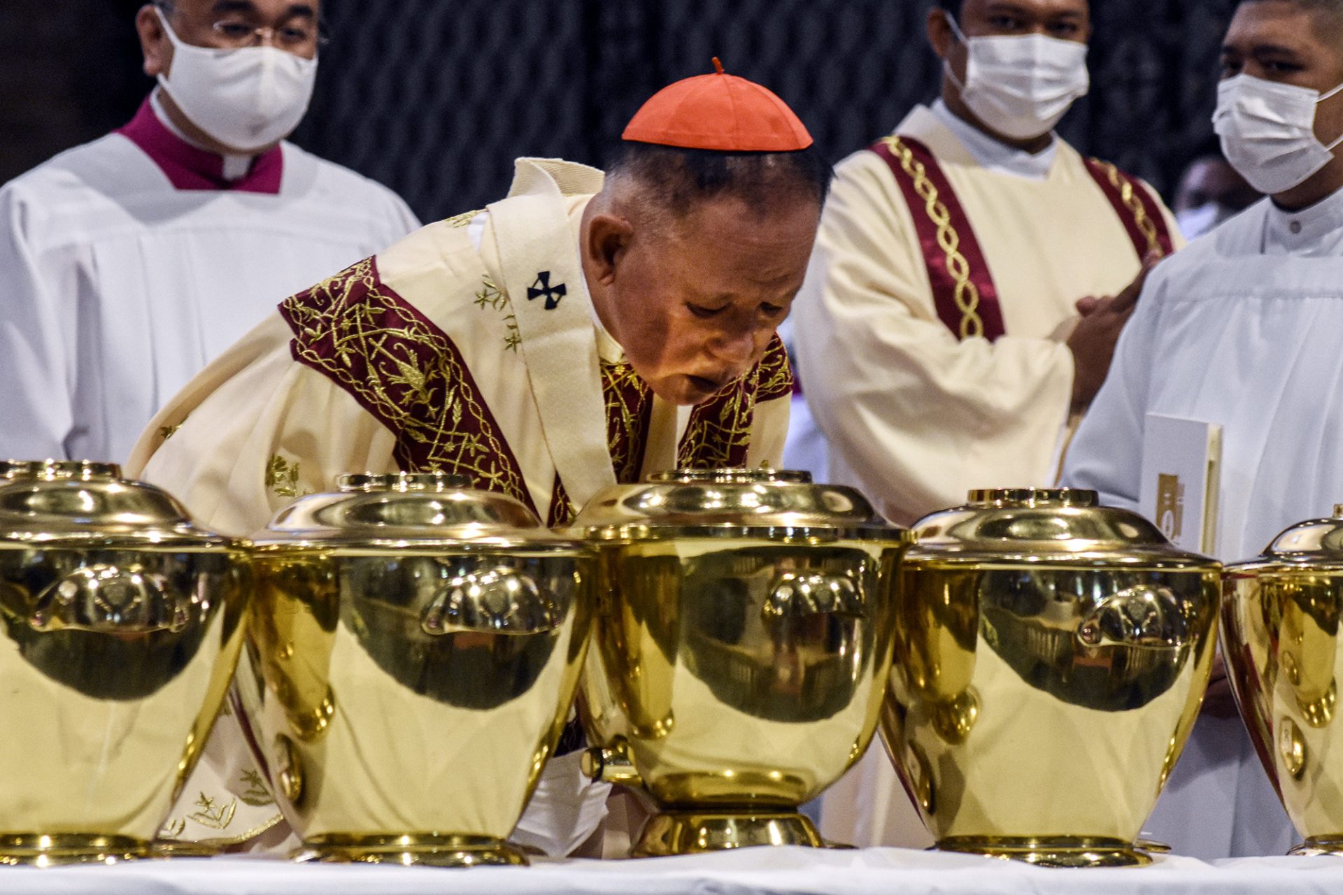 Photos Chrism Mass in the Archdiocese of Manila LiCAS.news Light