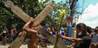 Photos: Faithful in Philippines’ Bulacan province ‘arrest’ Jesus