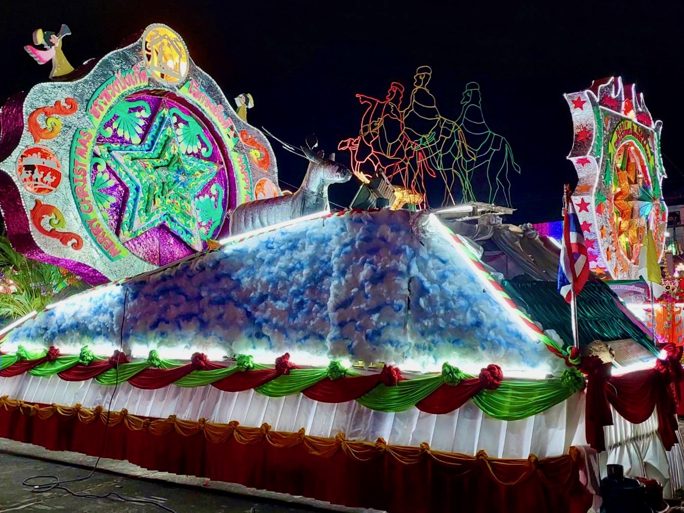 A mobile float of lights and stars at Ban Tha Rae Parade of Stars