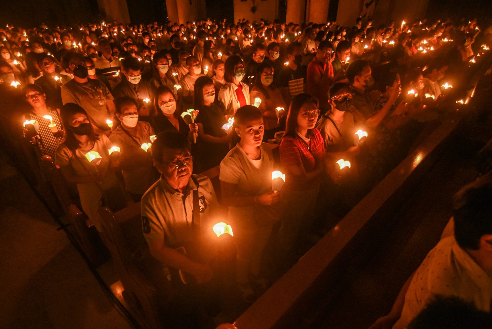 Photos Easter Vigil at the Manila Cathedral LiCAS.news Light for