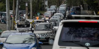 Long queue of cars in Manila traffic