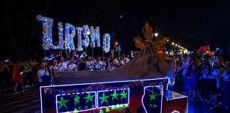IN PHOTOS: Philippines’ lantern parade amplifies #NoToJeepneyPhaseout call