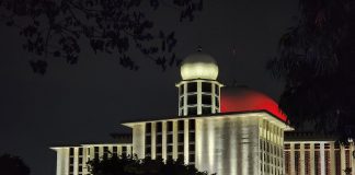 Istiqlal Mosque at night