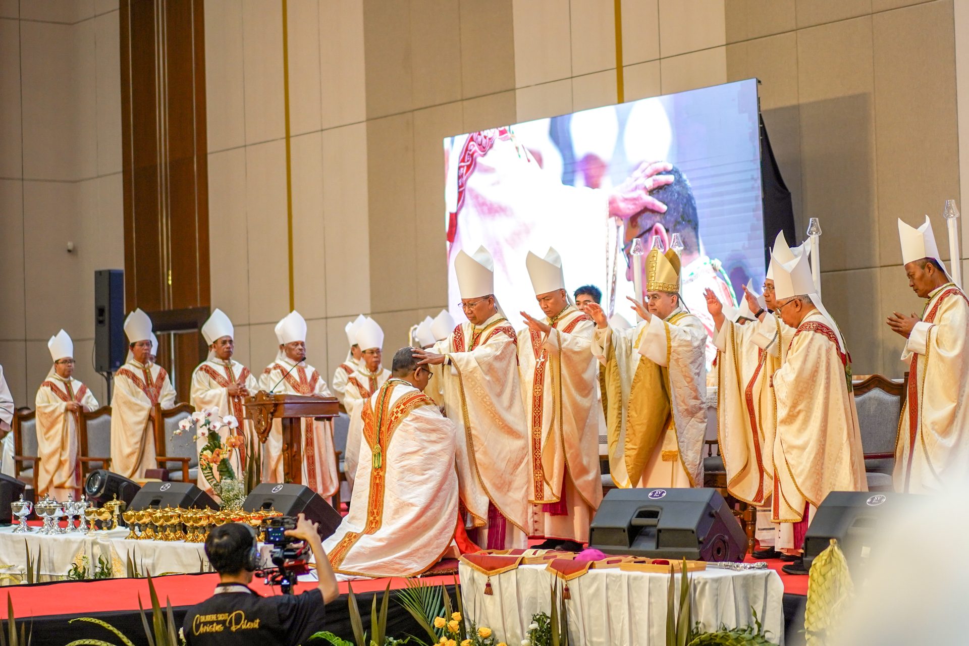 Official installment of Fr. Agustinus Tri Budi Utomoas the new bishop of the Diocese of Surabaya