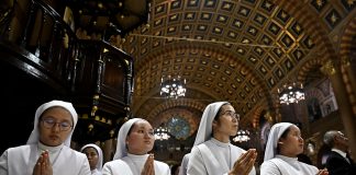 As conclave begins, Thai Catholics join global Church in prayer and hope