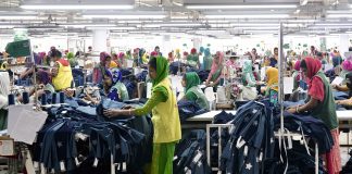 Climate rights report reveals deadly working conditions in Dhaka heatwave