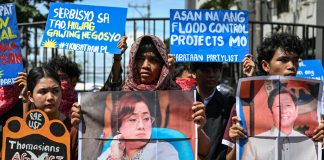 Philippine bishops turn to digital generation to expose corruption, demand justice