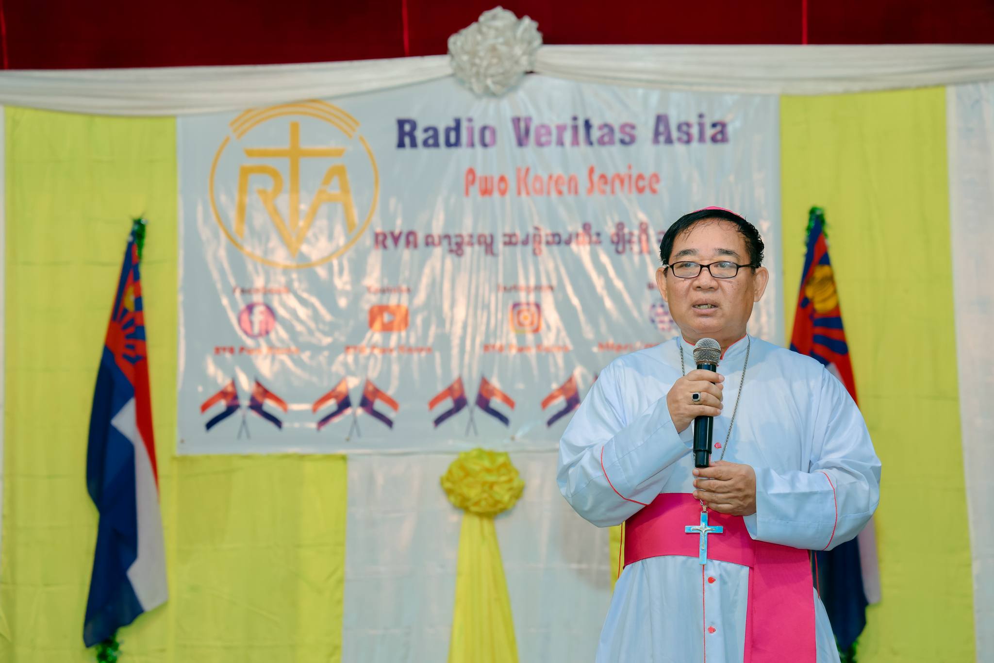 Myanmar Catholics turn to Radio Veritas for hope amid war and displacement