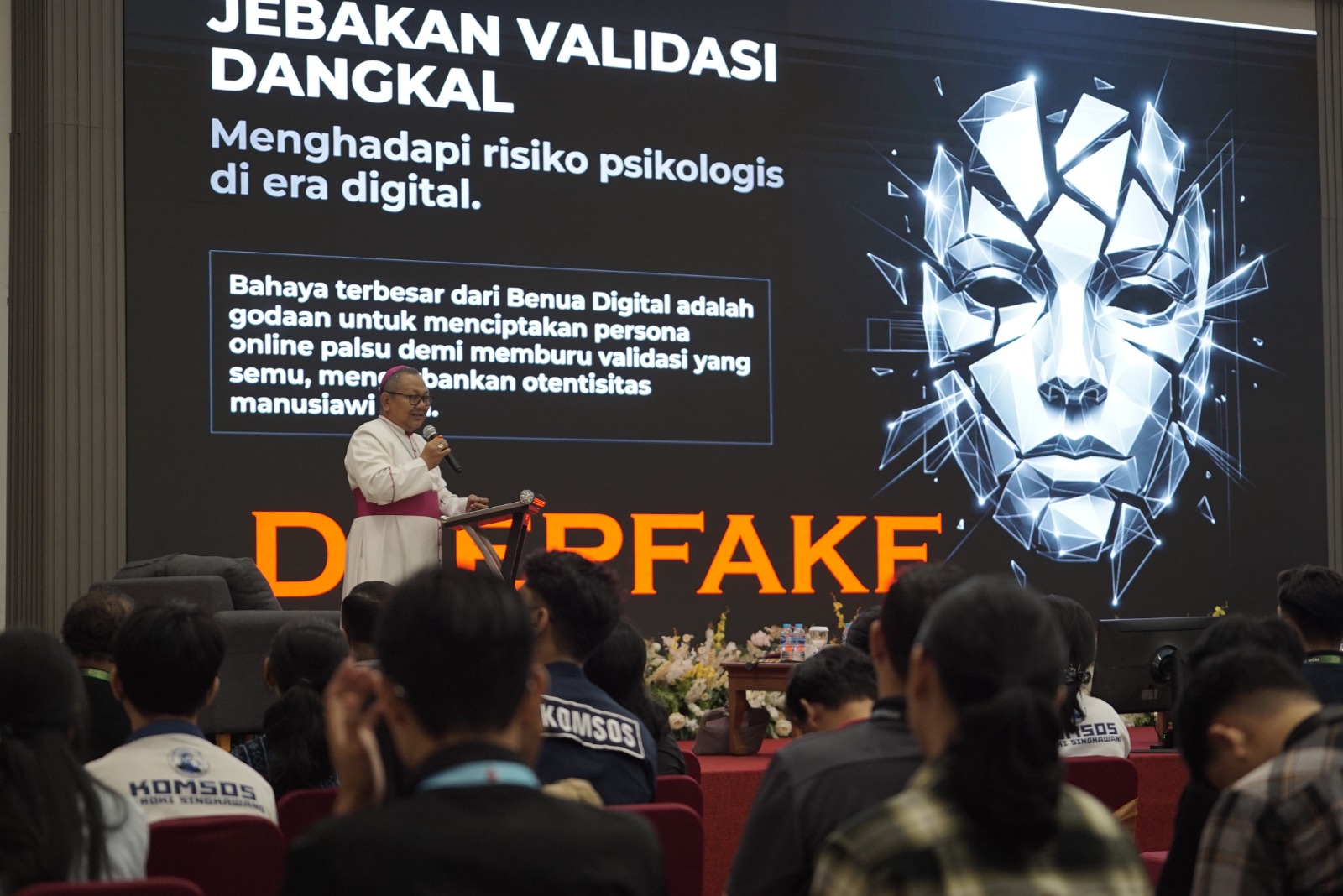 Indonesian bishop urges Catholics to reflect amid digital noise, use technology to reveal God’s love