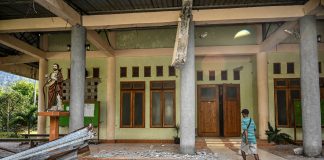 Asian churches urged to back Flores earthquake relief, recovery